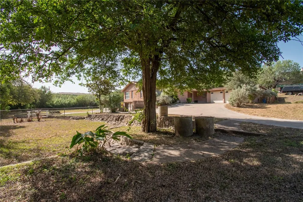 203 E Wildwood Drive Corpus Christi, TX 78410