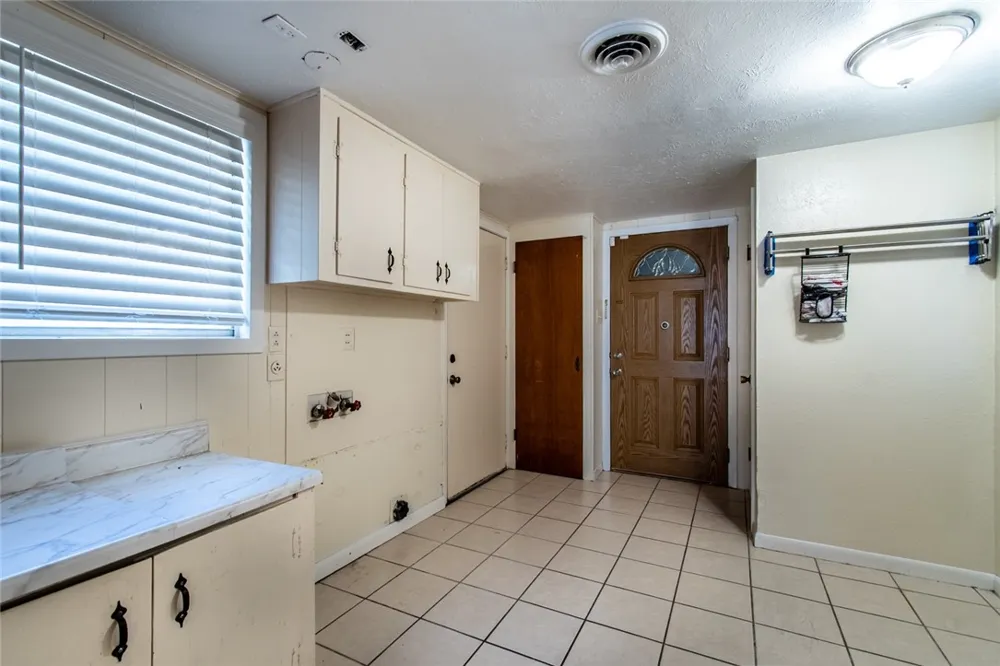 203 E Wildwood Drive Corpus Christi, TX 78410