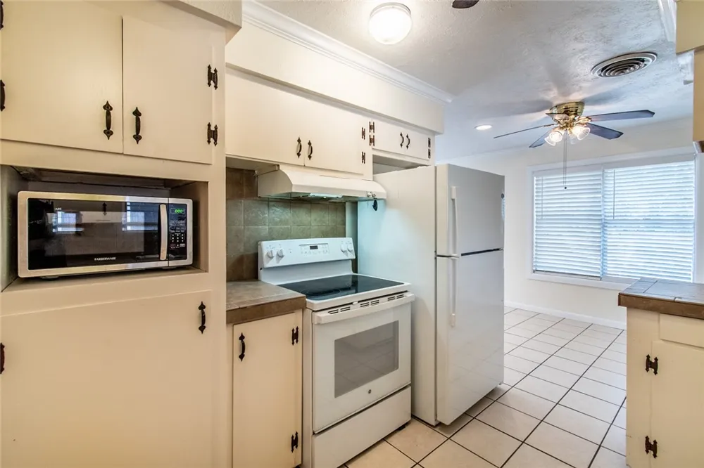 203 E Wildwood Drive Corpus Christi, TX 78410