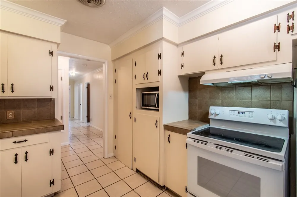 203 E Wildwood Drive Corpus Christi, TX 78410