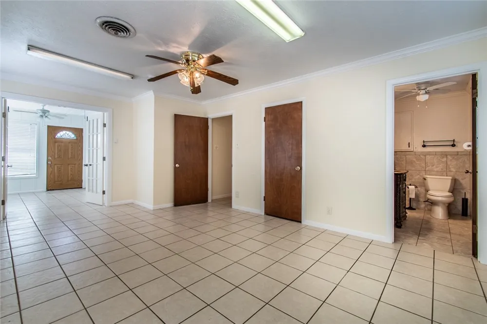 203 E Wildwood Drive Corpus Christi, TX 78410