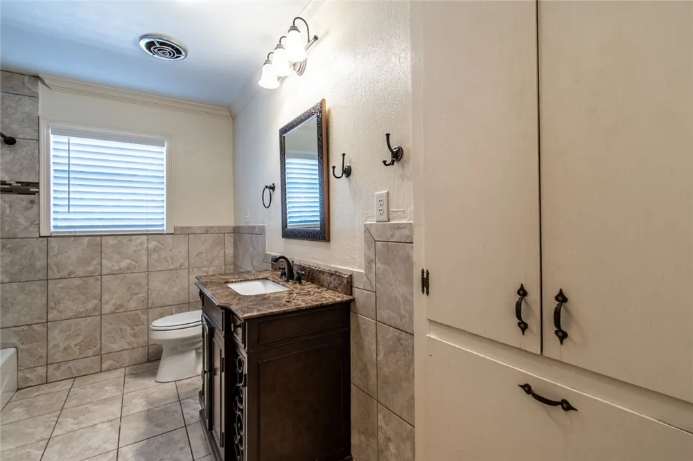 203 E Wildwood Drive Corpus Christi, TX 78410
