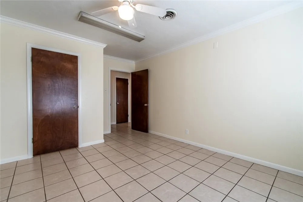 203 E Wildwood Drive Corpus Christi, TX 78410
