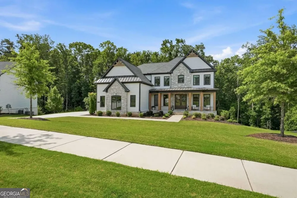 13390 Bishops CT Roswell, GA 30075
