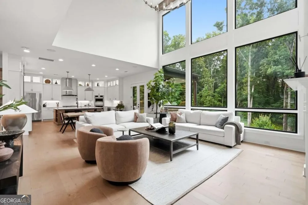 13390 Bishops CT Roswell, GA 30075