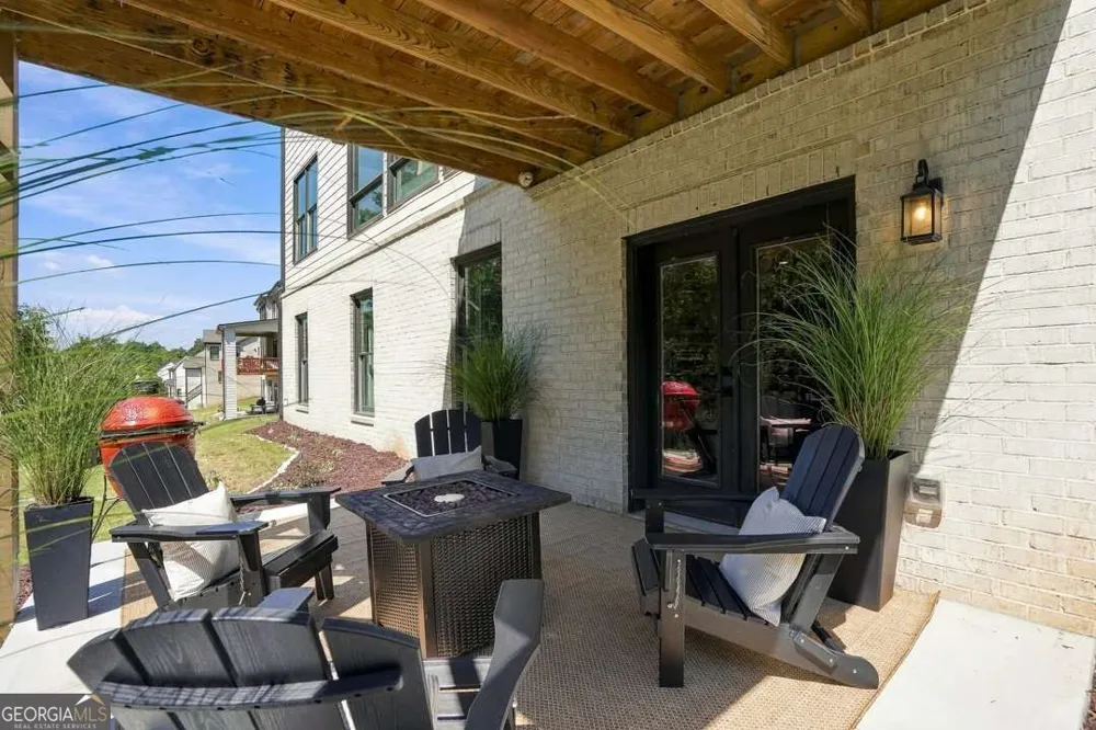 13390 Bishops CT Roswell, GA 30075