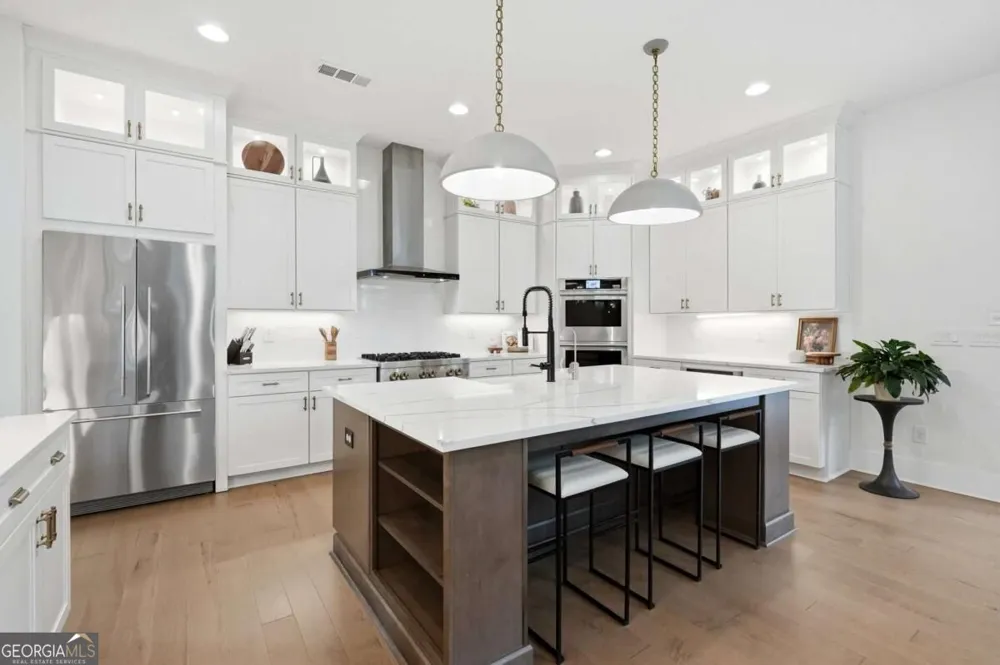 13390 Bishops CT Roswell, GA 30075