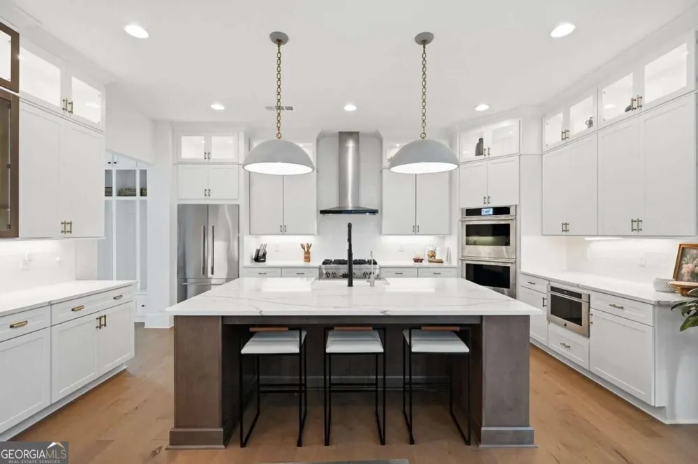 13390 Bishops CT Roswell, GA 30075