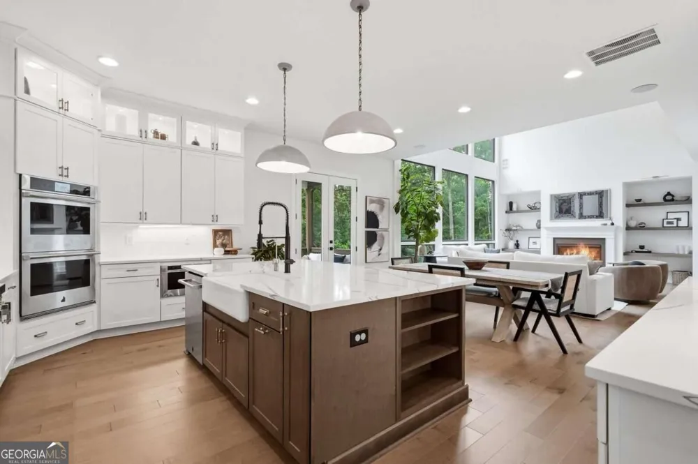 13390 Bishops CT Roswell, GA 30075