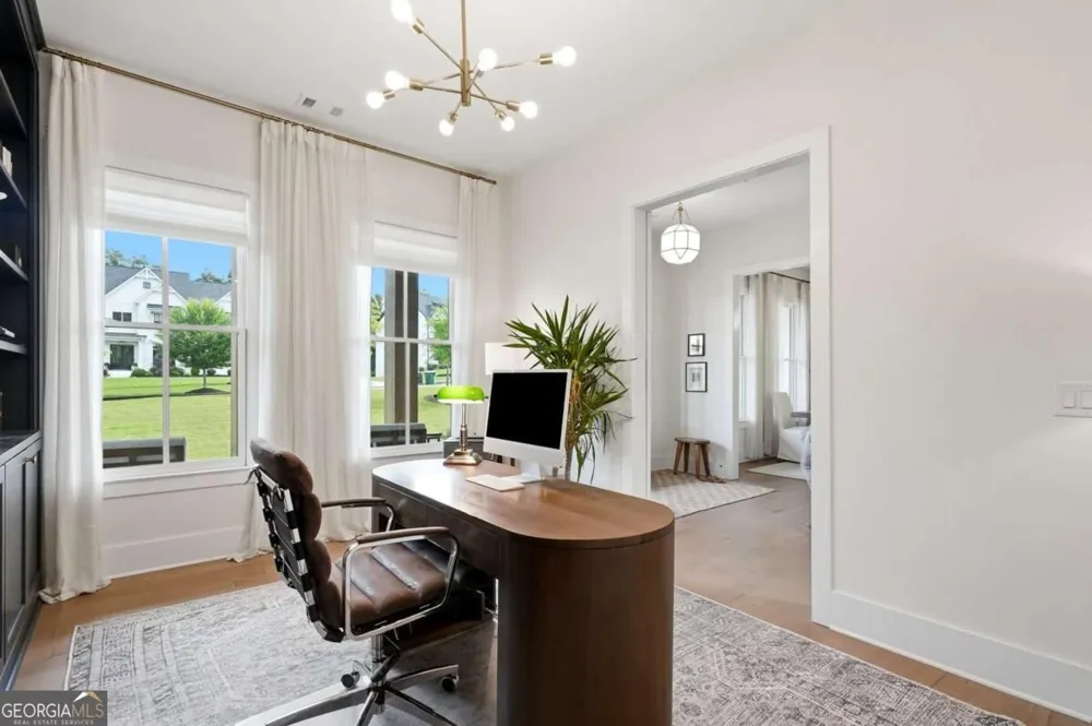 13390 Bishops CT Roswell, GA 30075