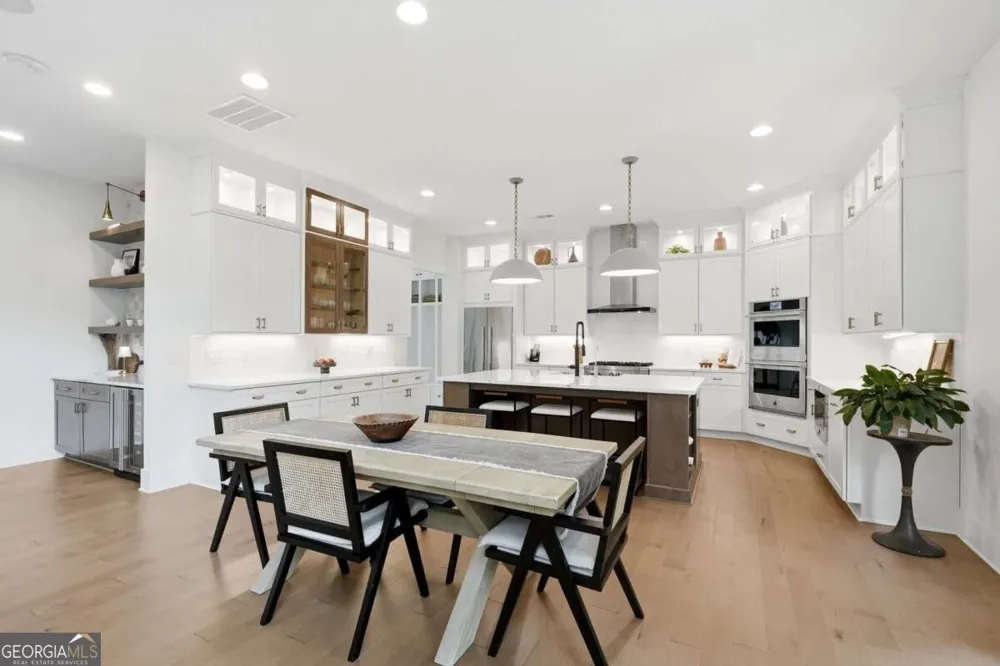 13390 Bishops CT Roswell, GA 30075