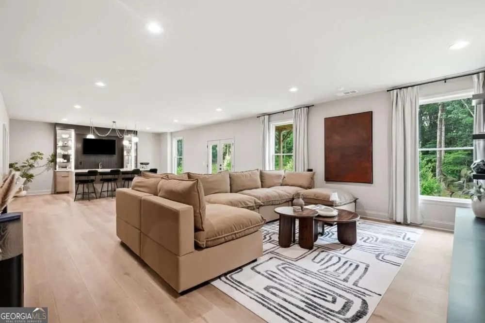 13390 Bishops CT Roswell, GA 30075