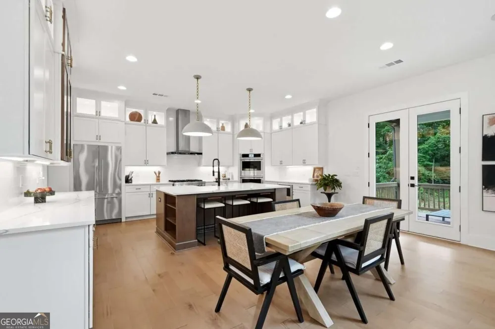 13390 Bishops CT Roswell, GA 30075
