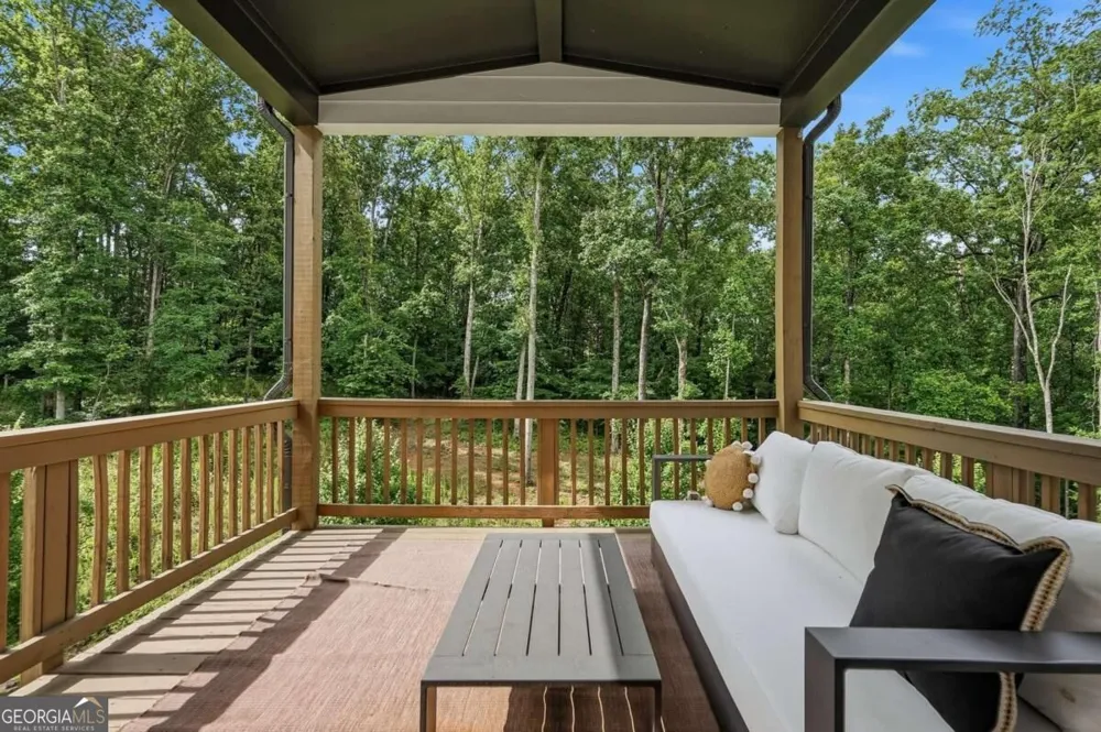 13390 Bishops CT Roswell, GA 30075