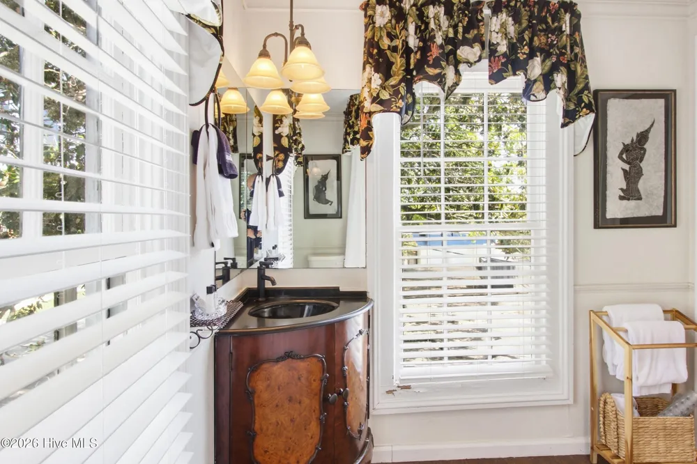 509 Pollock Street New Bern, NC 28562