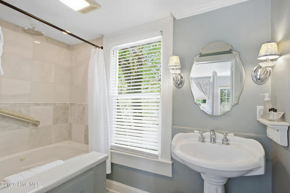 509 Pollock Street New Bern, NC 28562