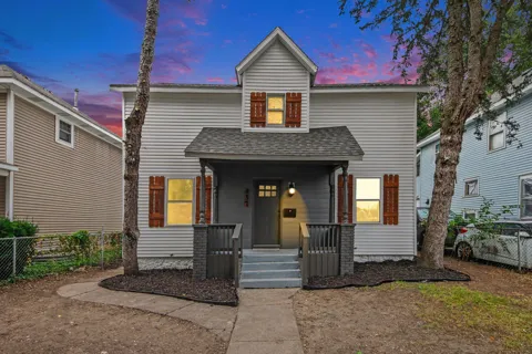 437 Woodlawn Street SE
