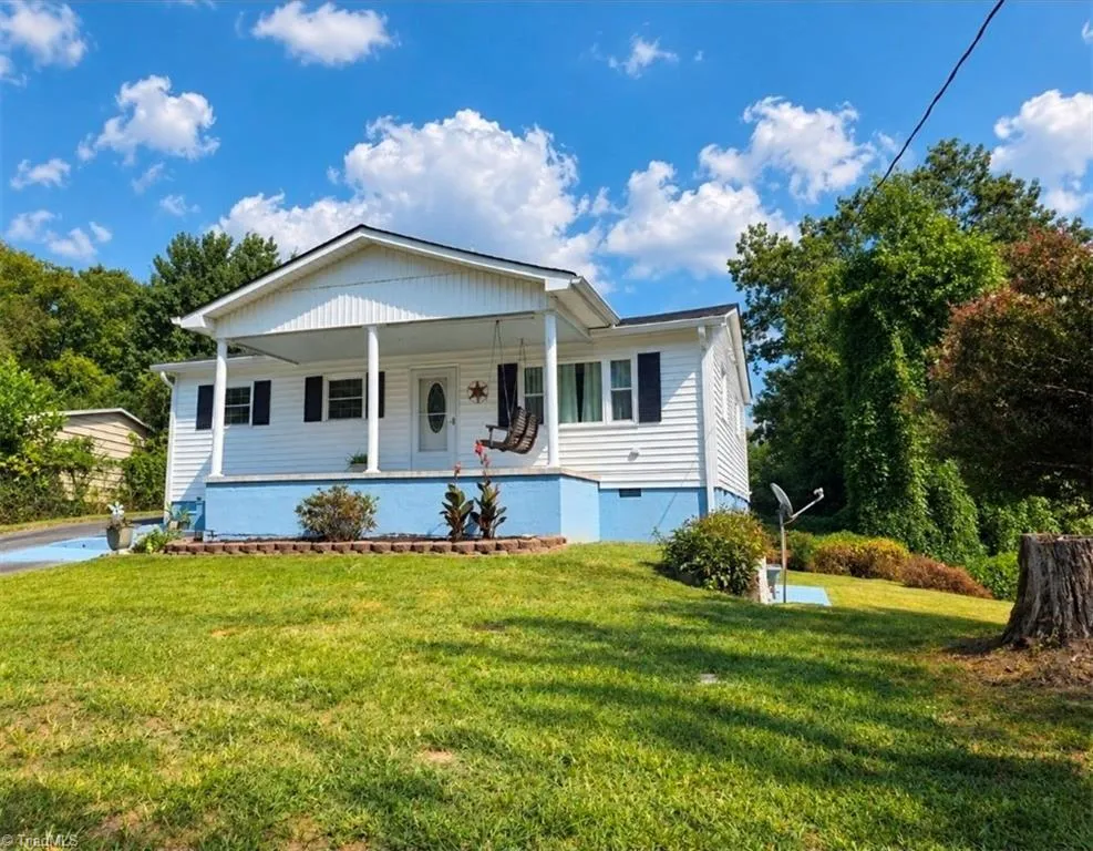 1013 Frank Street Mount Airy, NC 27030