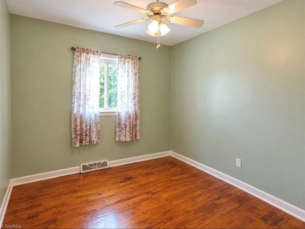 1013 Frank Street Mount Airy, NC 27030