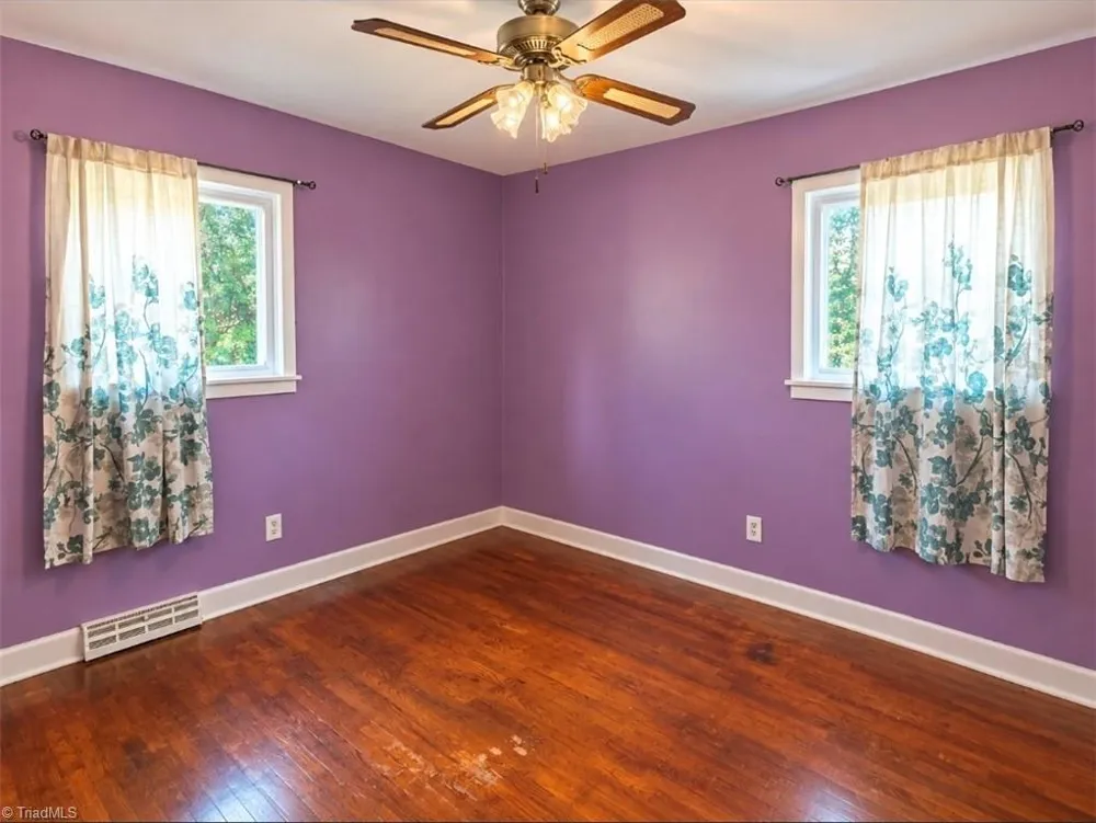 1013 Frank Street Mount Airy, NC 27030