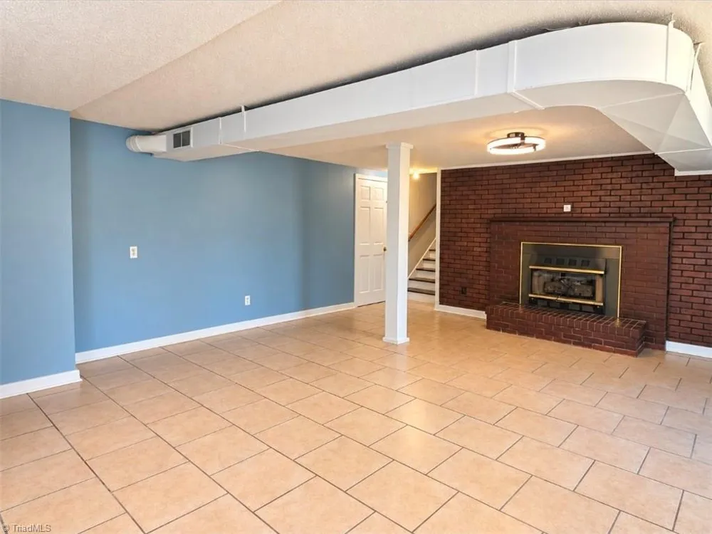 1013 Frank Street Mount Airy, NC 27030