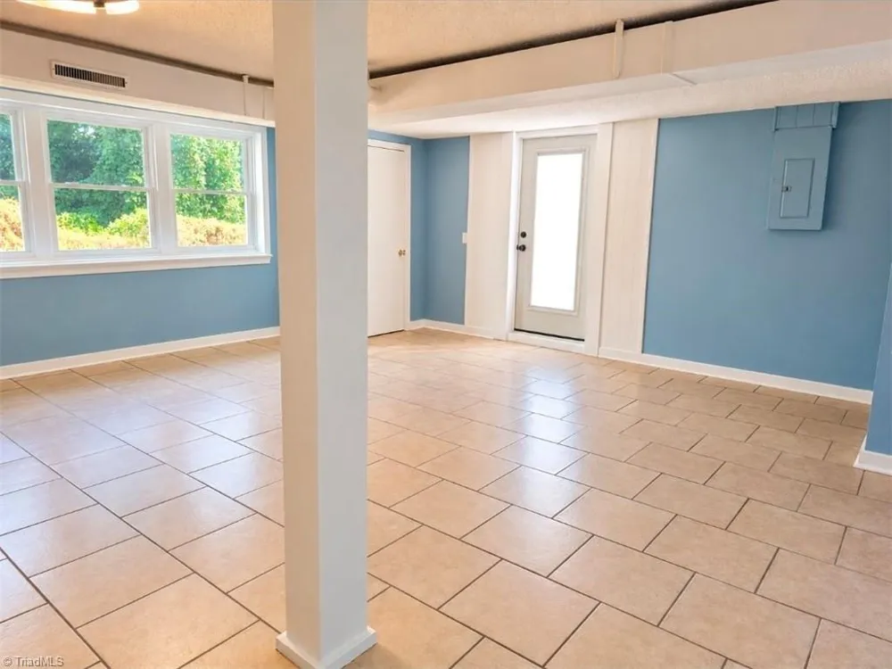 1013 Frank Street Mount Airy, NC 27030