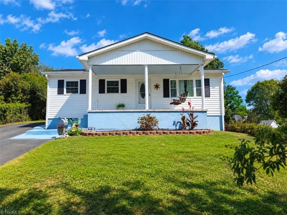 1013 Frank Street Mount Airy, NC 27030