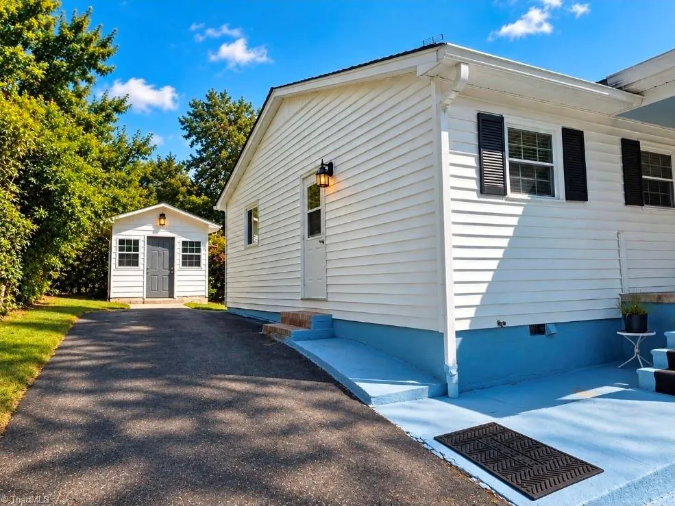 1013 Frank Street Mount Airy, NC 27030