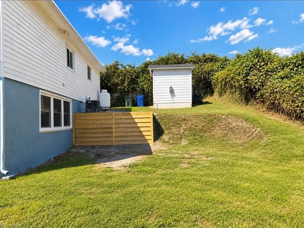 1013 Frank Street Mount Airy, NC 27030