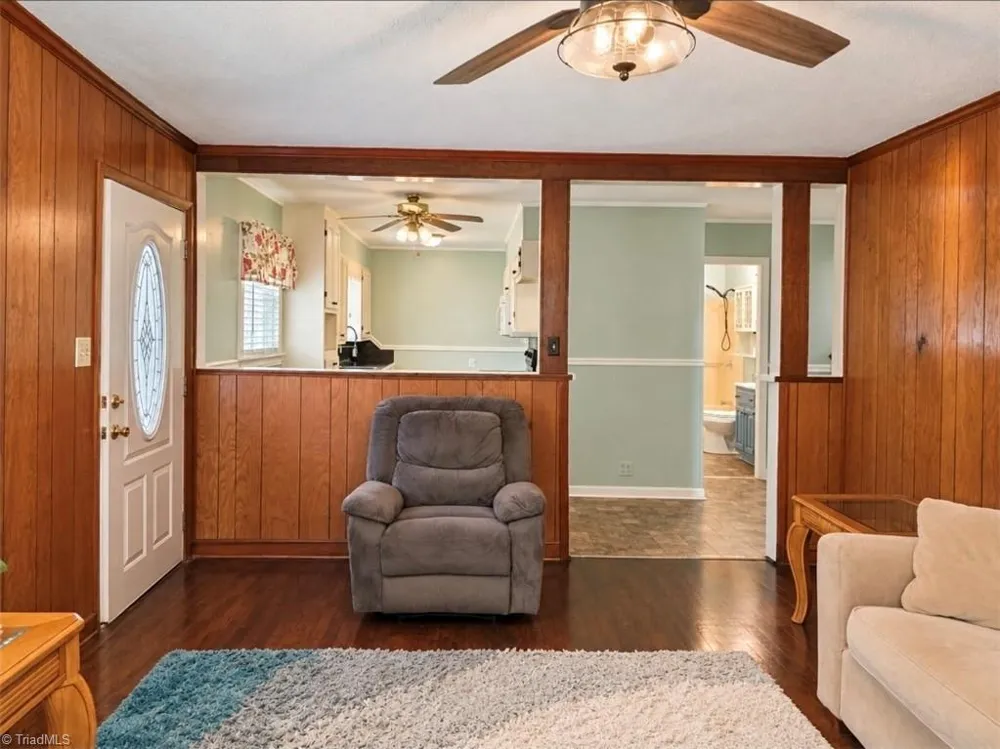 1013 Frank Street Mount Airy, NC 27030