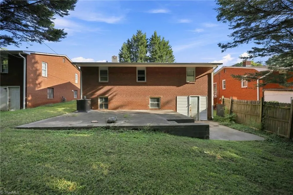 1664 NE 23rd Street Winston-Salem, NC 27105