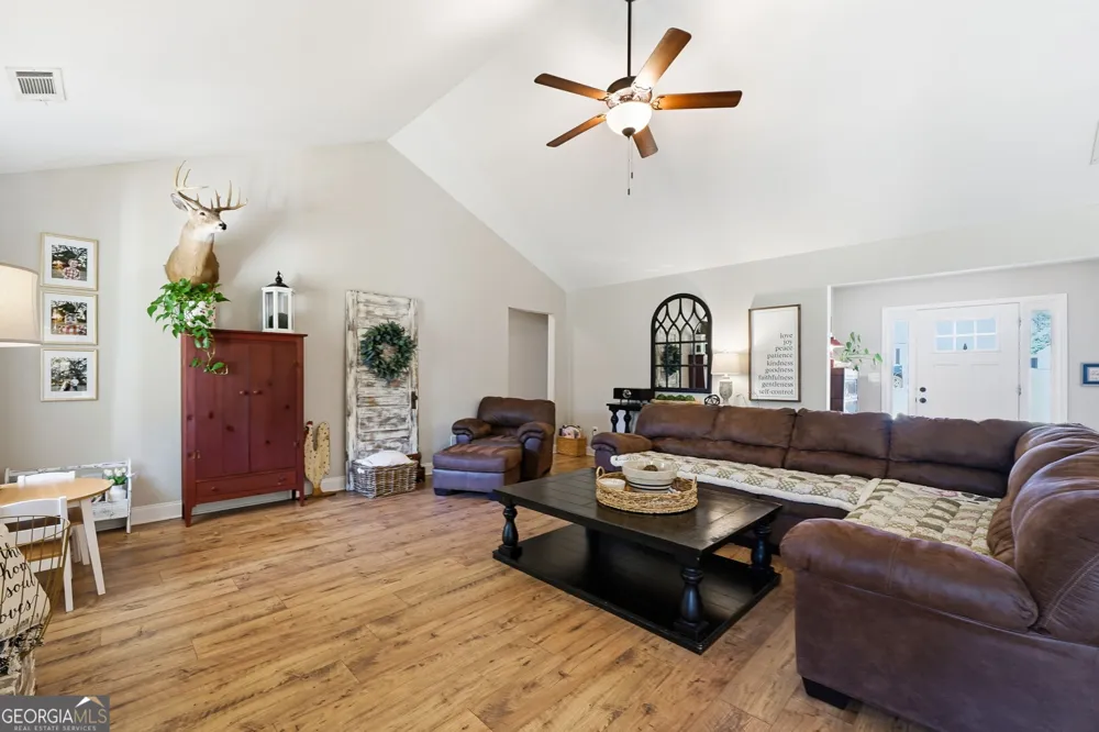 189 Marie CT Bethlehem, GA 30620