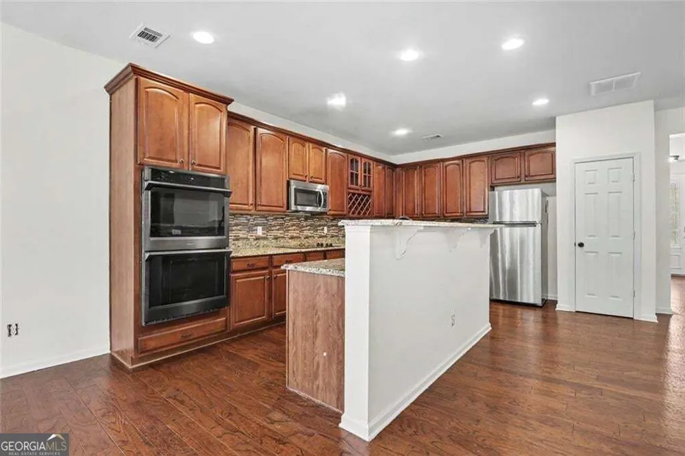 6195 Park Leaf WALK Buford, GA 30518