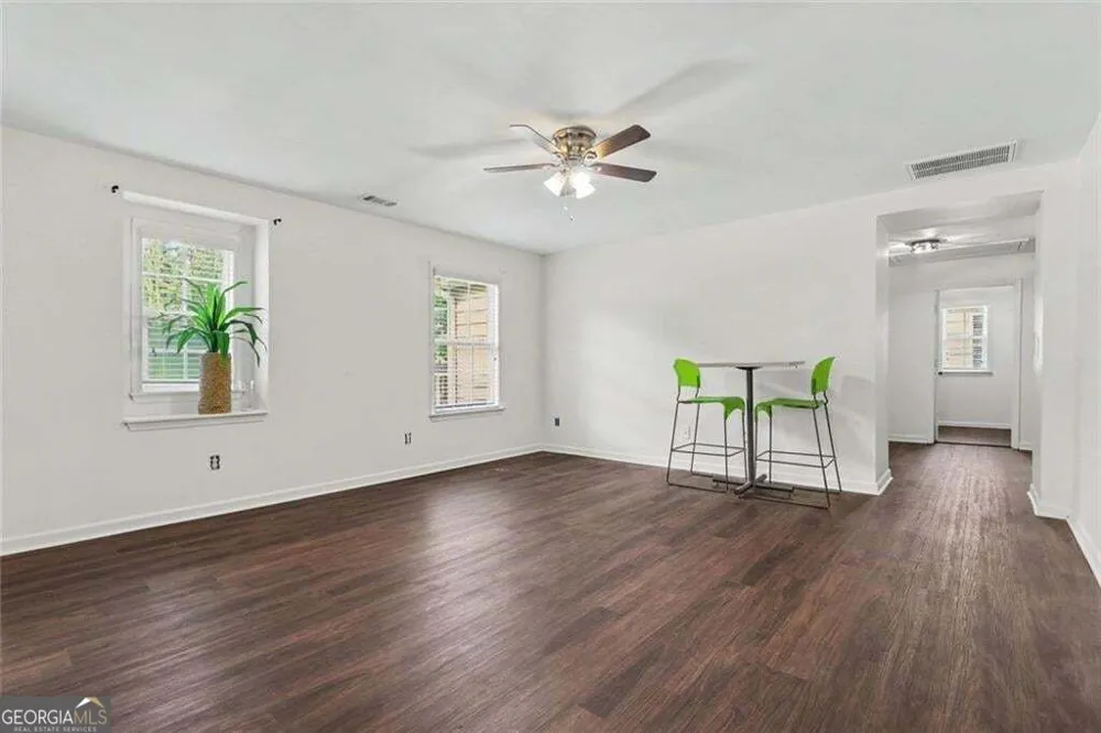6195 Park Leaf WALK Buford, GA 30518
