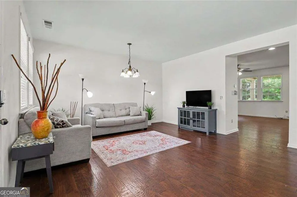 6195 Park Leaf WALK Buford, GA 30518
