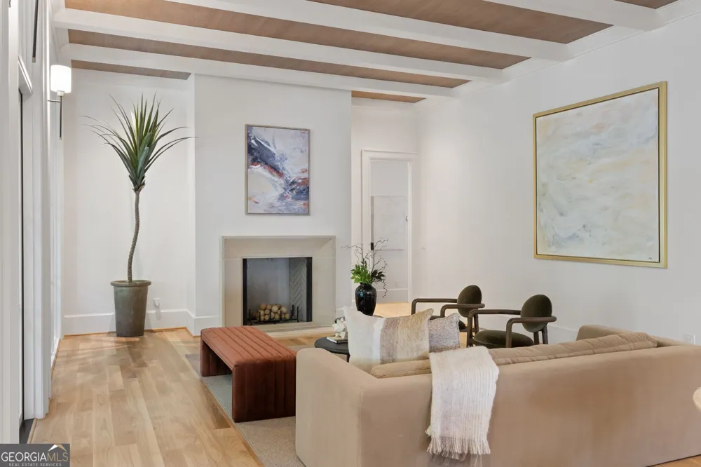 1737 Lenox RD NE Atlanta, GA 30306