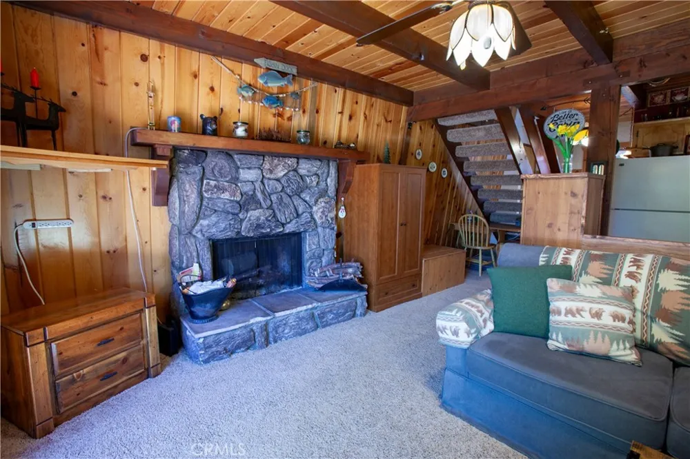 767 W Victoria Court Lake Arrowhead, CA 92352