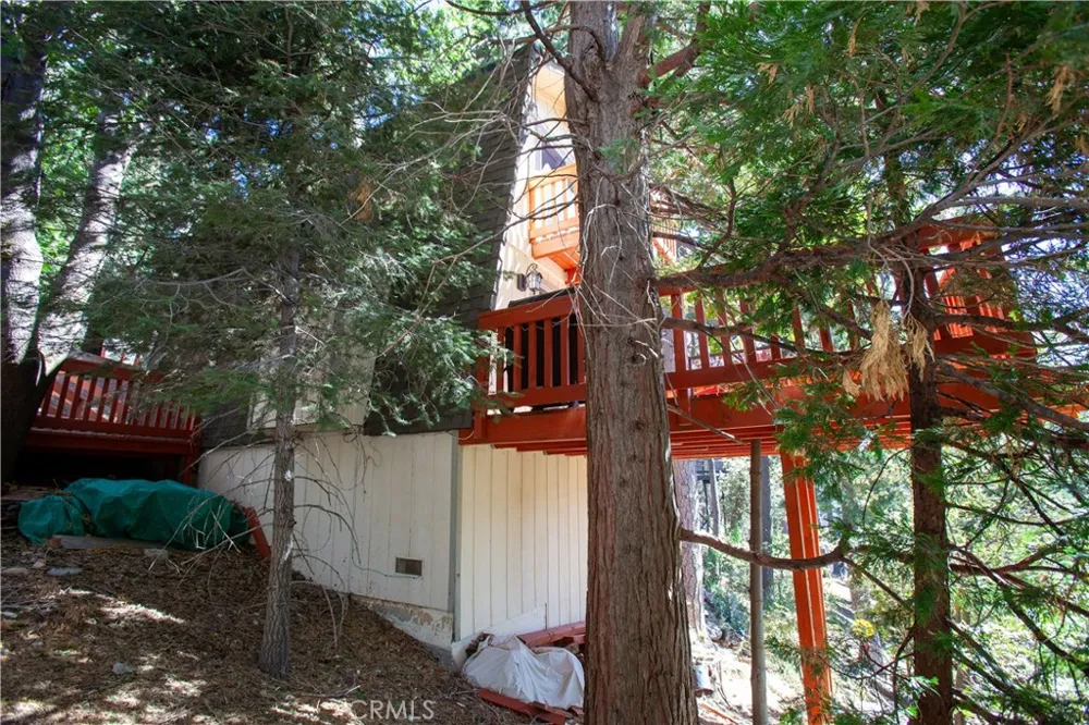 767 W Victoria Court Lake Arrowhead, CA 92352