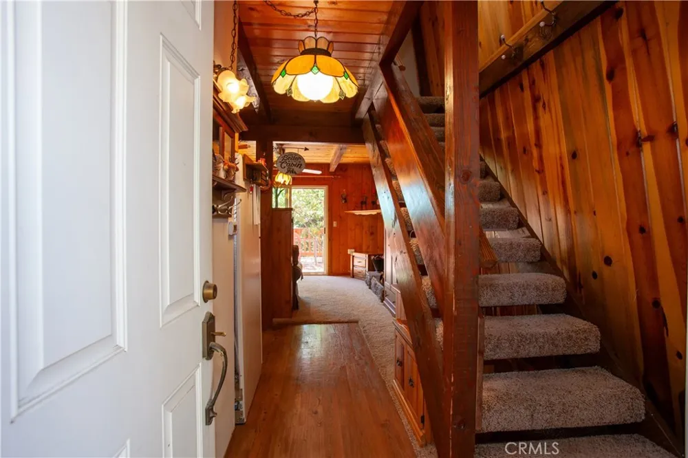 767 W Victoria Court Lake Arrowhead, CA 92352