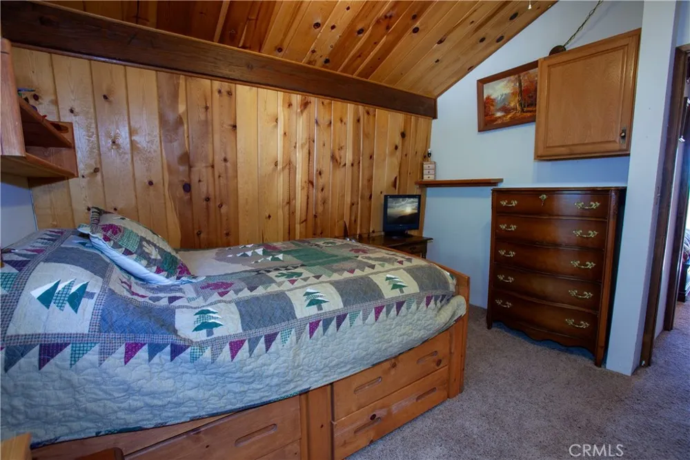 767 W Victoria Court Lake Arrowhead, CA 92352