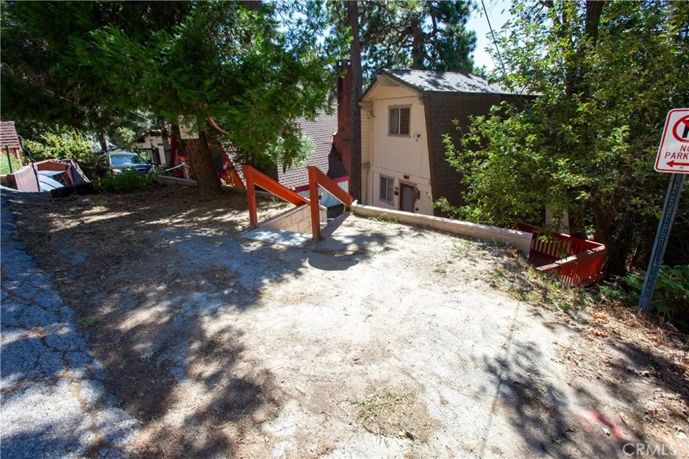 767 W Victoria Court Lake Arrowhead, CA 92352