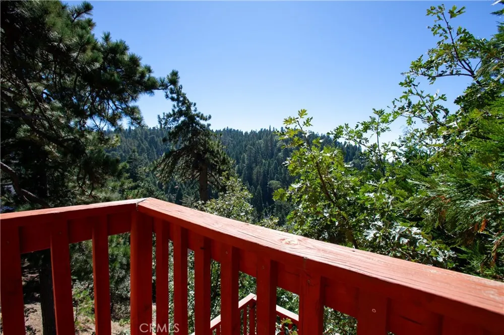 767 W Victoria Court Lake Arrowhead, CA 92352