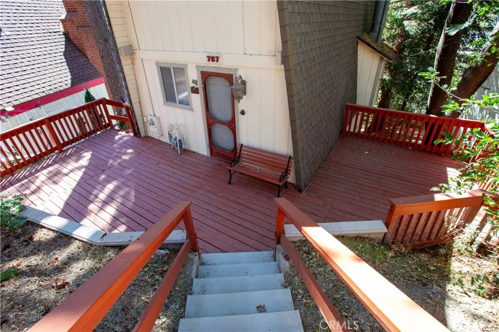 767 W Victoria Court Lake Arrowhead, CA 92352
