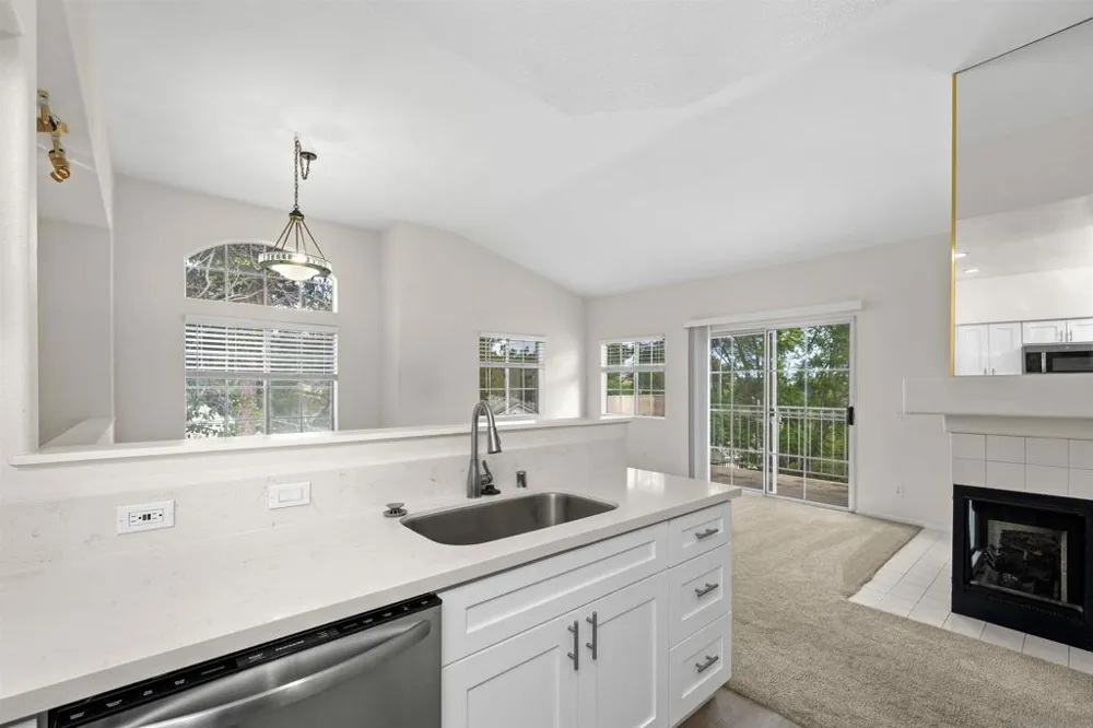 11908 Tivoli Park Row #1 San Diego, CA 92128
