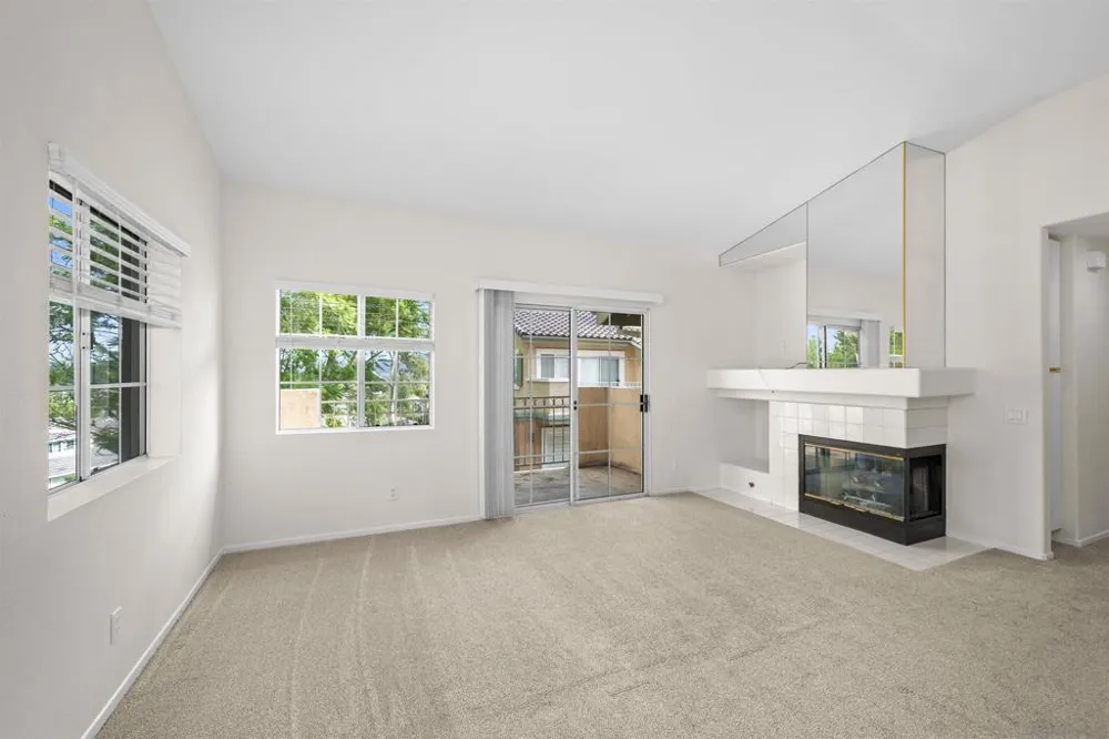 11908 Tivoli Park Row #1 San Diego, CA 92128