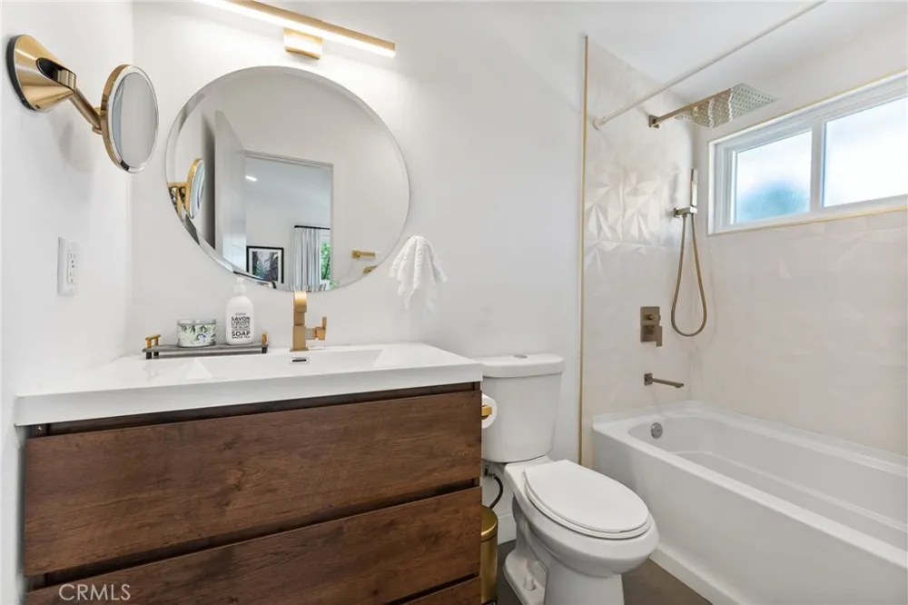 2135 Parsons Street Costa Mesa, CA 92627