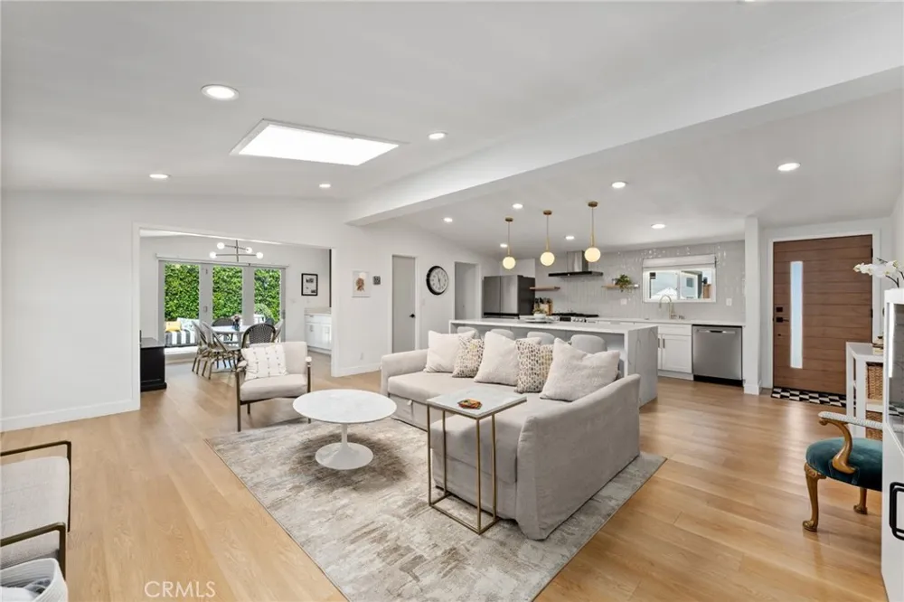 2135 Parsons Street Costa Mesa, CA 92627