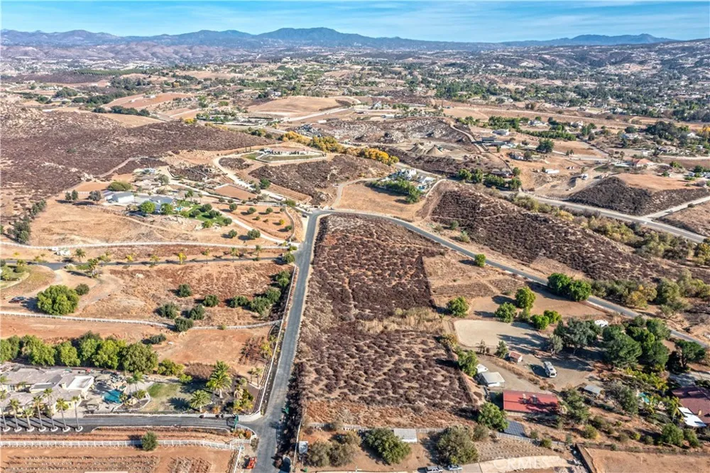 36555 Summitville Temecula, CA 92592