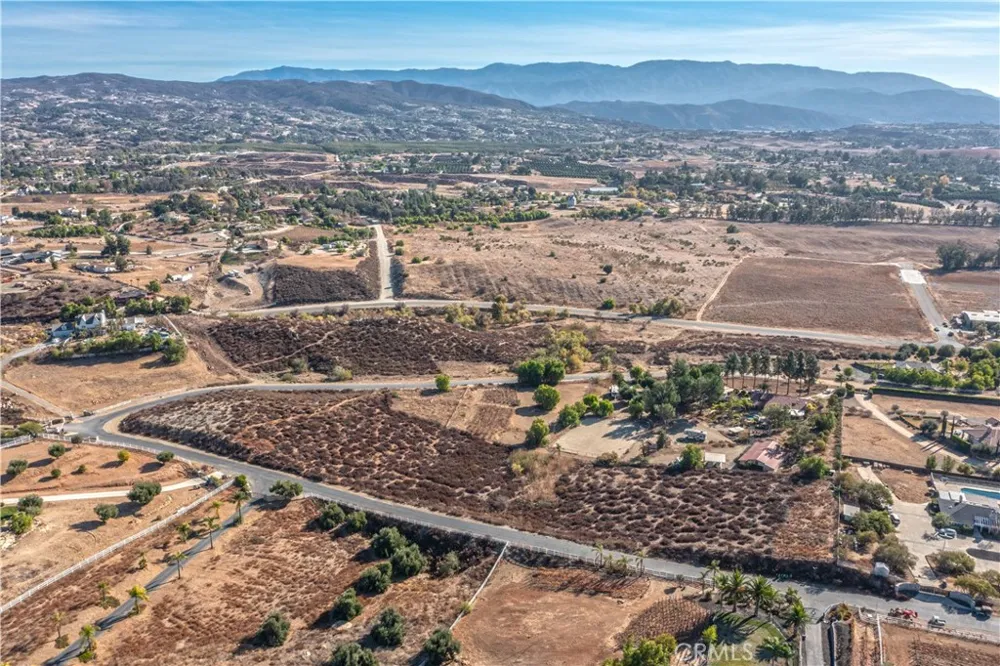 36555 Summitville Temecula, CA 92592