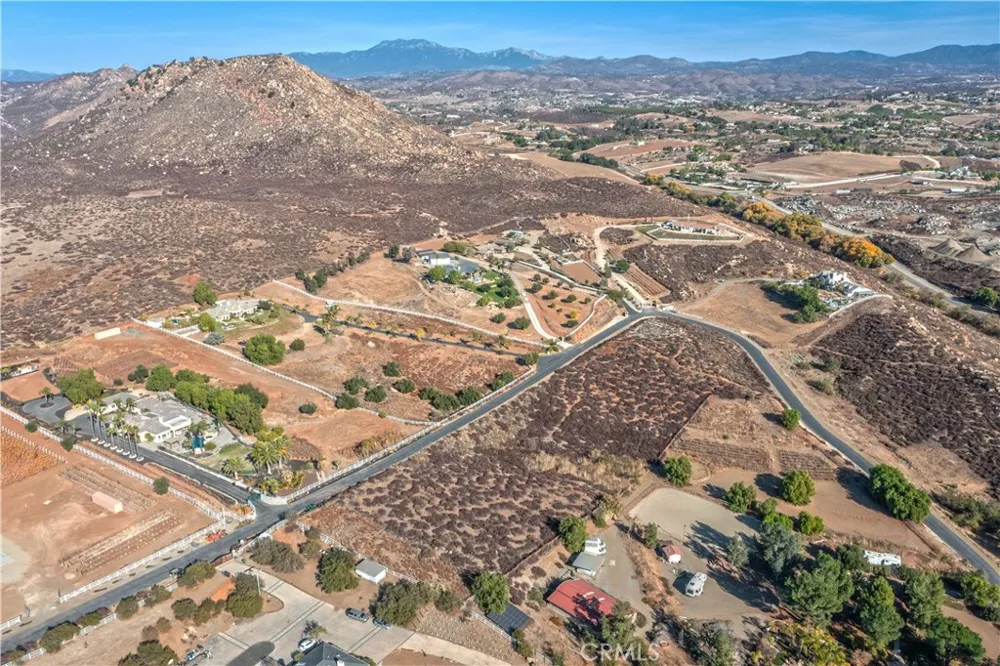 36555 Summitville Temecula, CA 92592